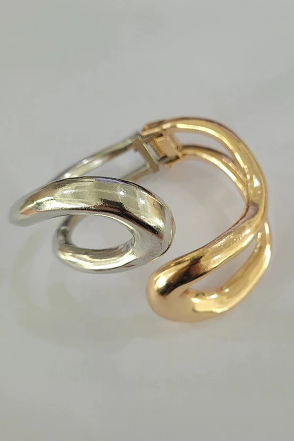 Modern Sculpted Gold Statement Necklace - Image 3