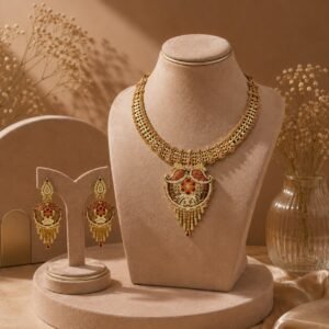 Elegant Traditional Wear Gold Jewellery Set